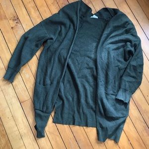 Dark green cardigan with pockets